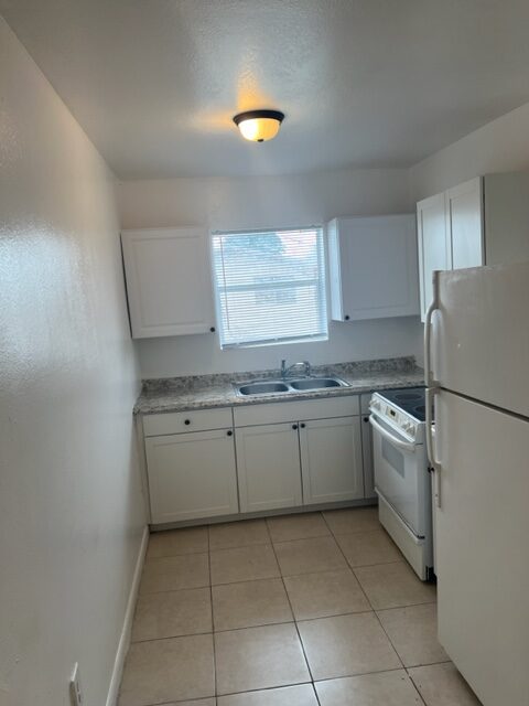 Move in ready 2 bed rooms 1 bath for rent